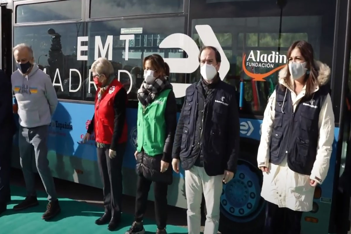 El Autobus Solidario De La Emt Repartira Ilusion A Los Ninos Con Cancer Soyde